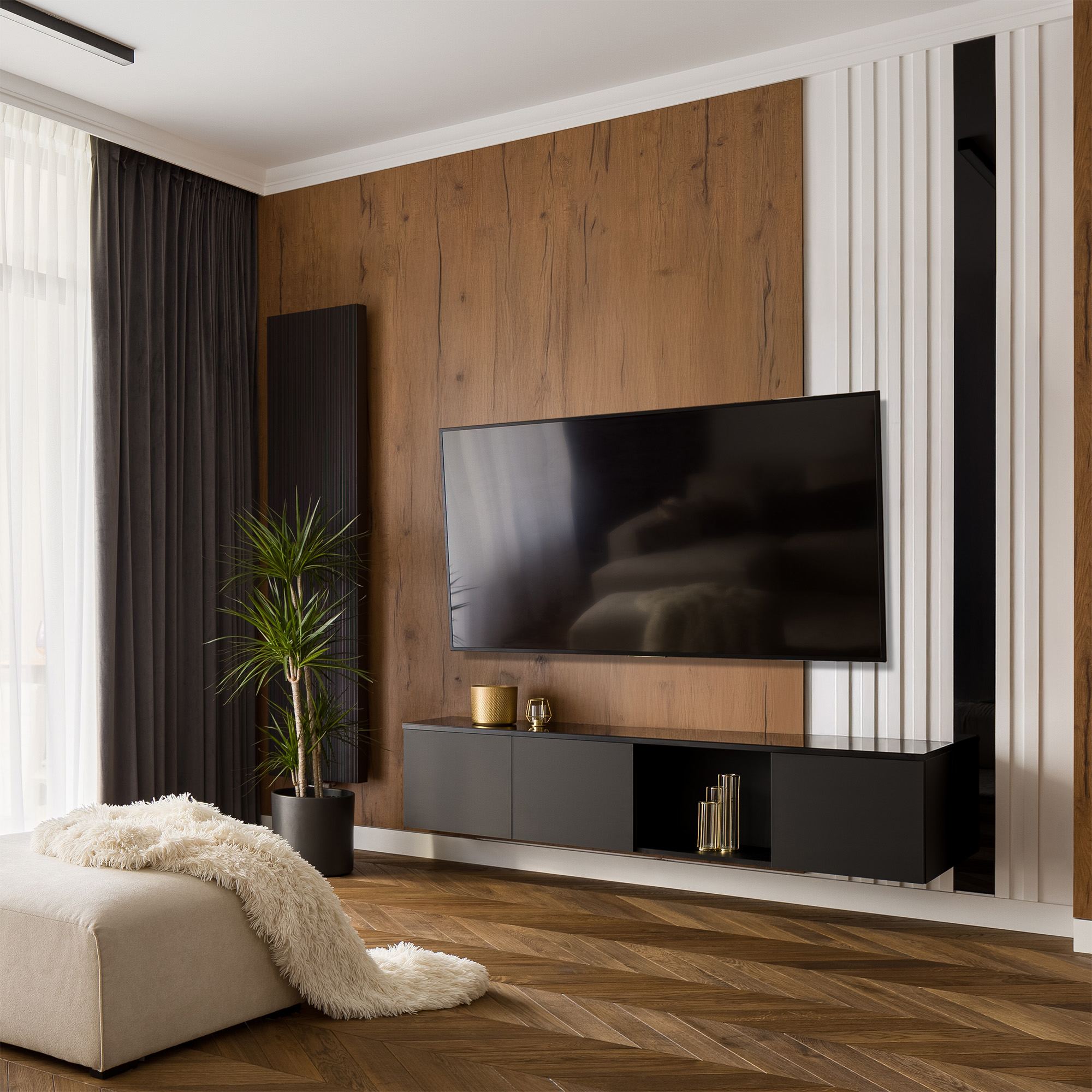 VIVO Heavy Duty Full Motion 43" to 85" TV Wall Mount Image 8